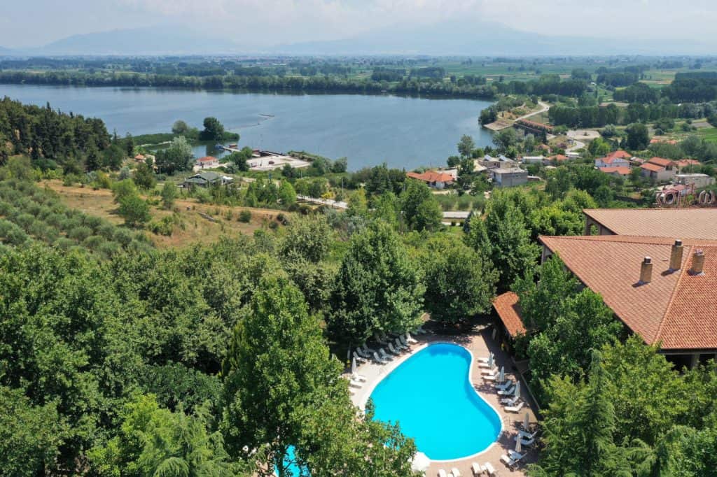 Erodios pool bar at lake kerkini